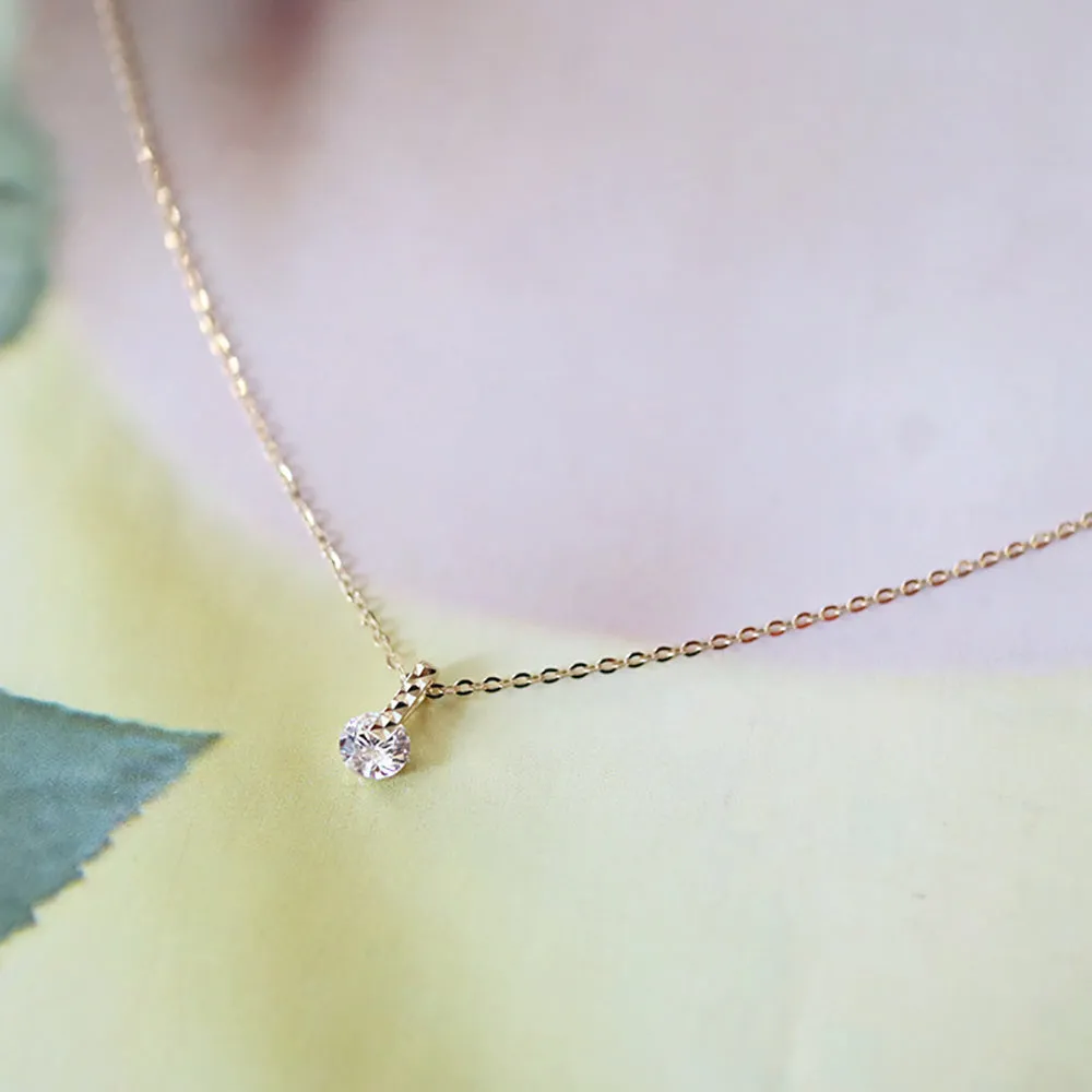 9K Solid Gold 4.5mm Cubic Zirconia Pendant Elegant Beautiful Charm Jewelry
