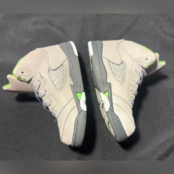 Air Jordan 5 Retro “Green Bean” - size 8c