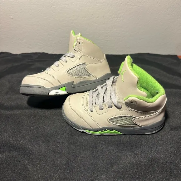 Air Jordan 5 Retro “Green Bean” - size 8c