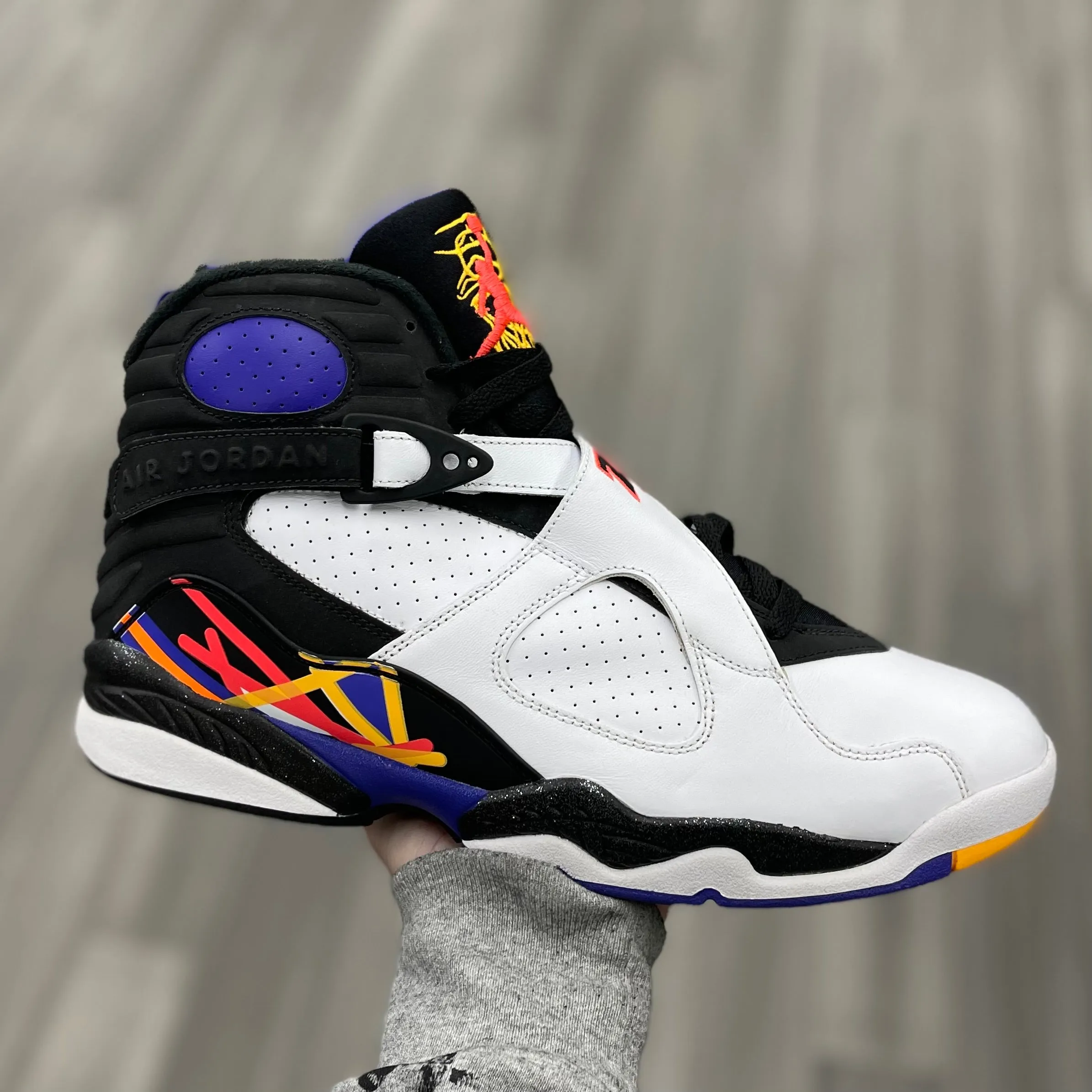 Air Jordan 8 Retro “Three Peat”