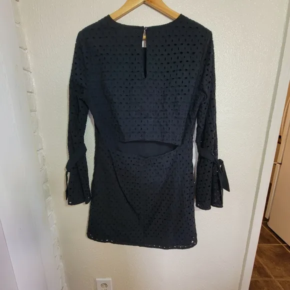 Anthro Avec Les Filles Eyelet Cutout Back Bell Sleeve Mini Dress sz L Black