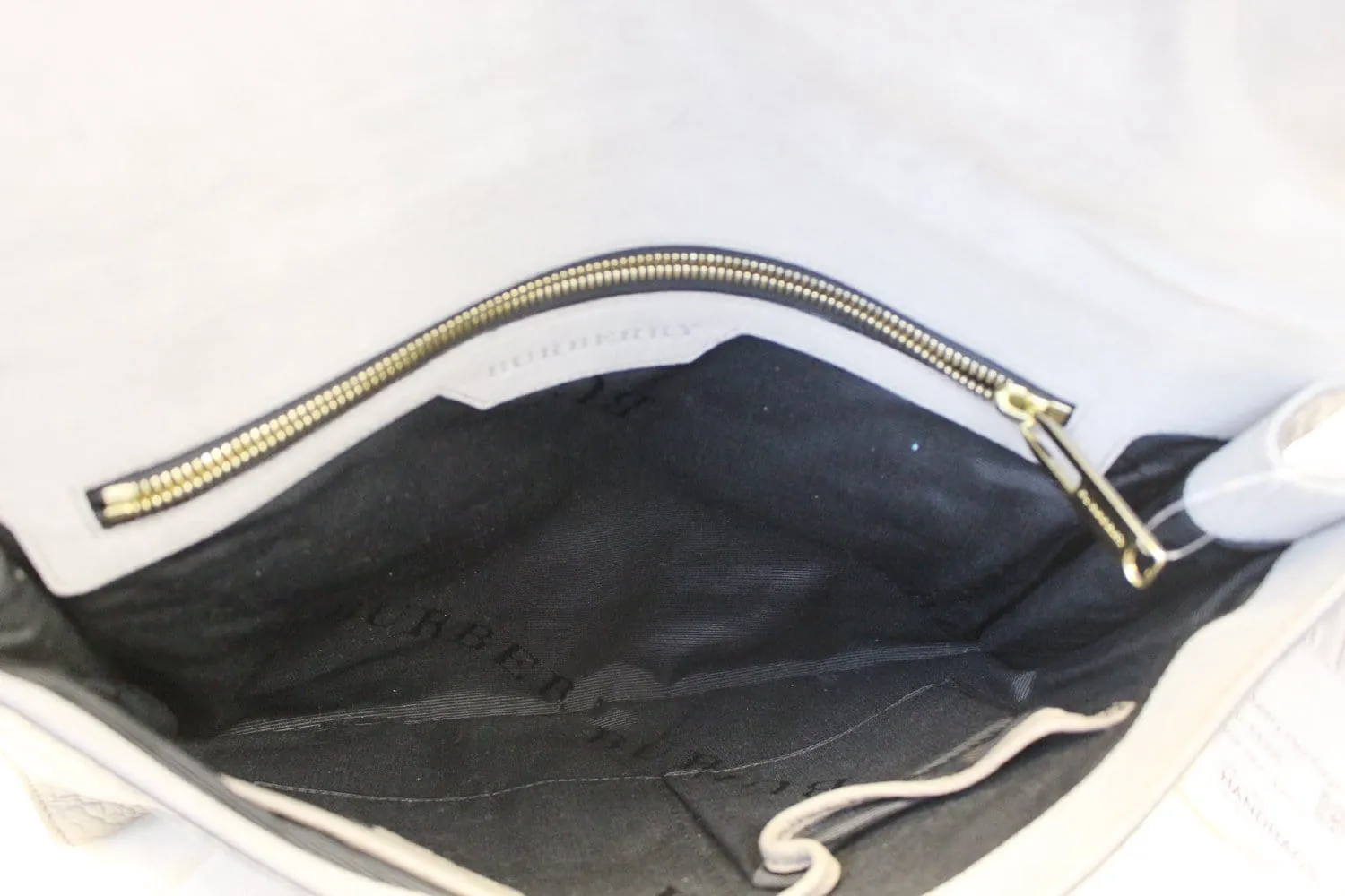 BURBERRY Heritage Sonnet Grain Leather Large Clutch - Sale
