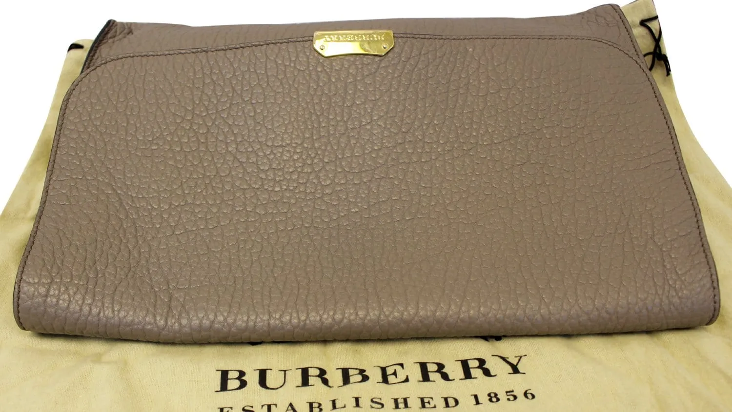 BURBERRY Heritage Sonnet Grain Leather Large Clutch - Sale