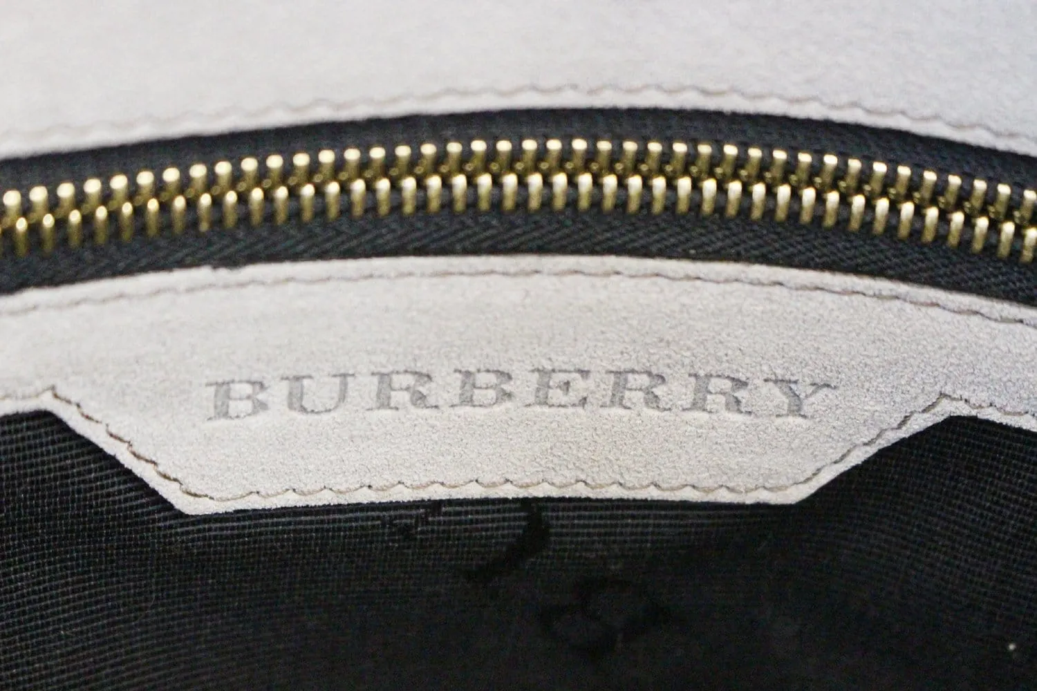 BURBERRY Heritage Sonnet Grain Leather Large Clutch - Sale
