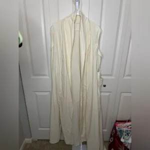 Elegant Cream Sleeveless Drape Cardigan