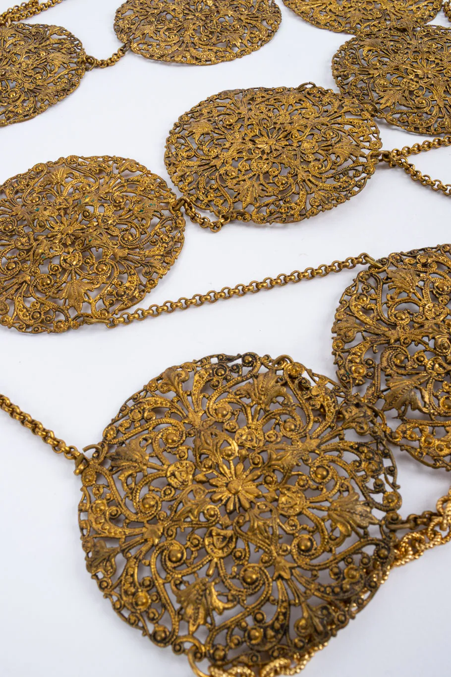 Fleur Filigree Medallion Harness