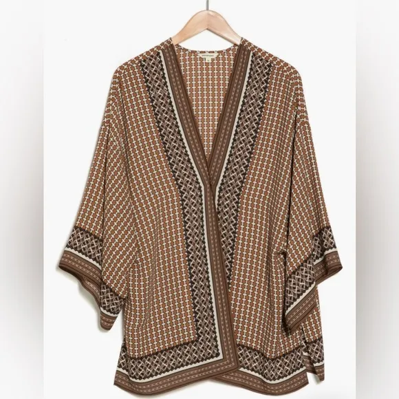 Max Studio Cape Paisley Short Sleeve Ruana Brown. Size 1X