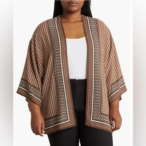 Max Studio Cape Paisley Short Sleeve Ruana Brown. Size 1X