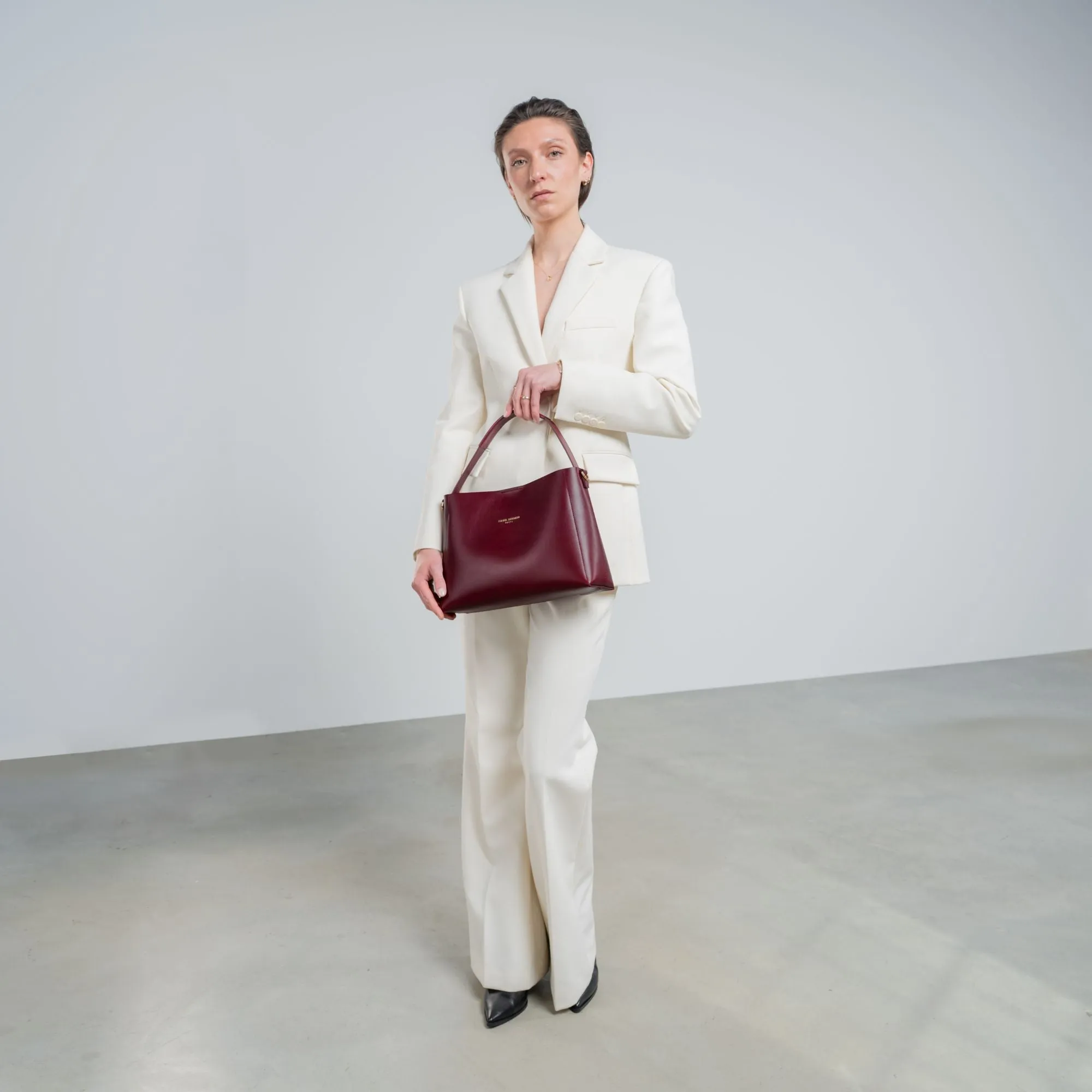 Montmartre Béatrice bordeaux vegetable tanned leather handbag