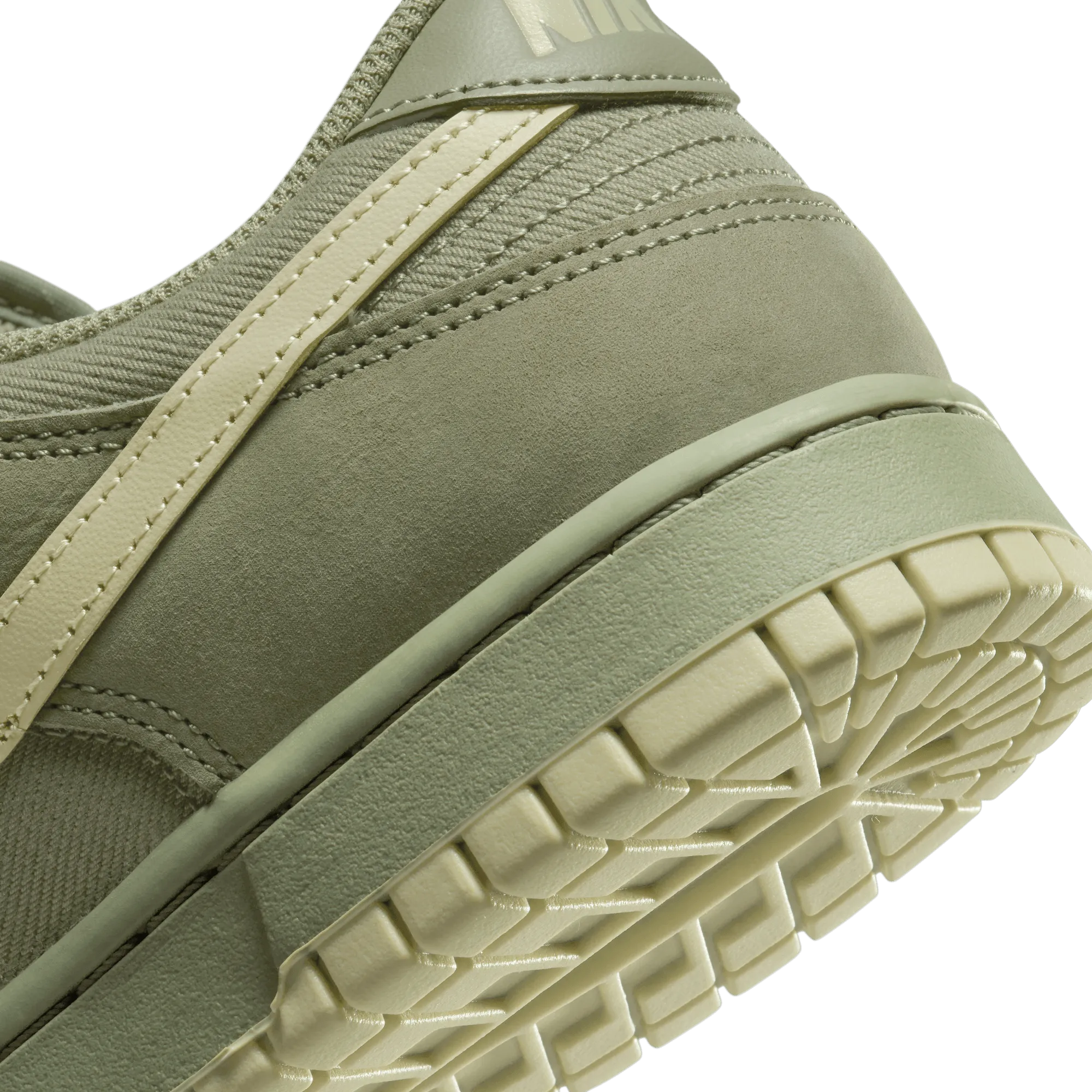 NIKE DUNK LOW RETRO PRM