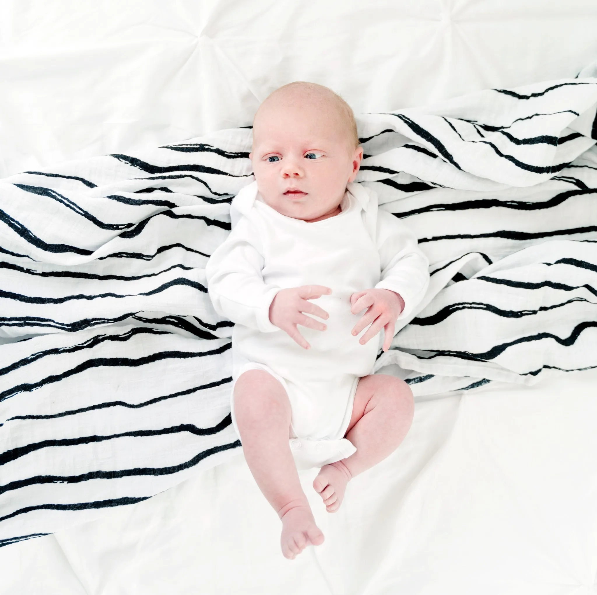 Organic Cotton Muslin Swaddle Blanket - Wavy Lines