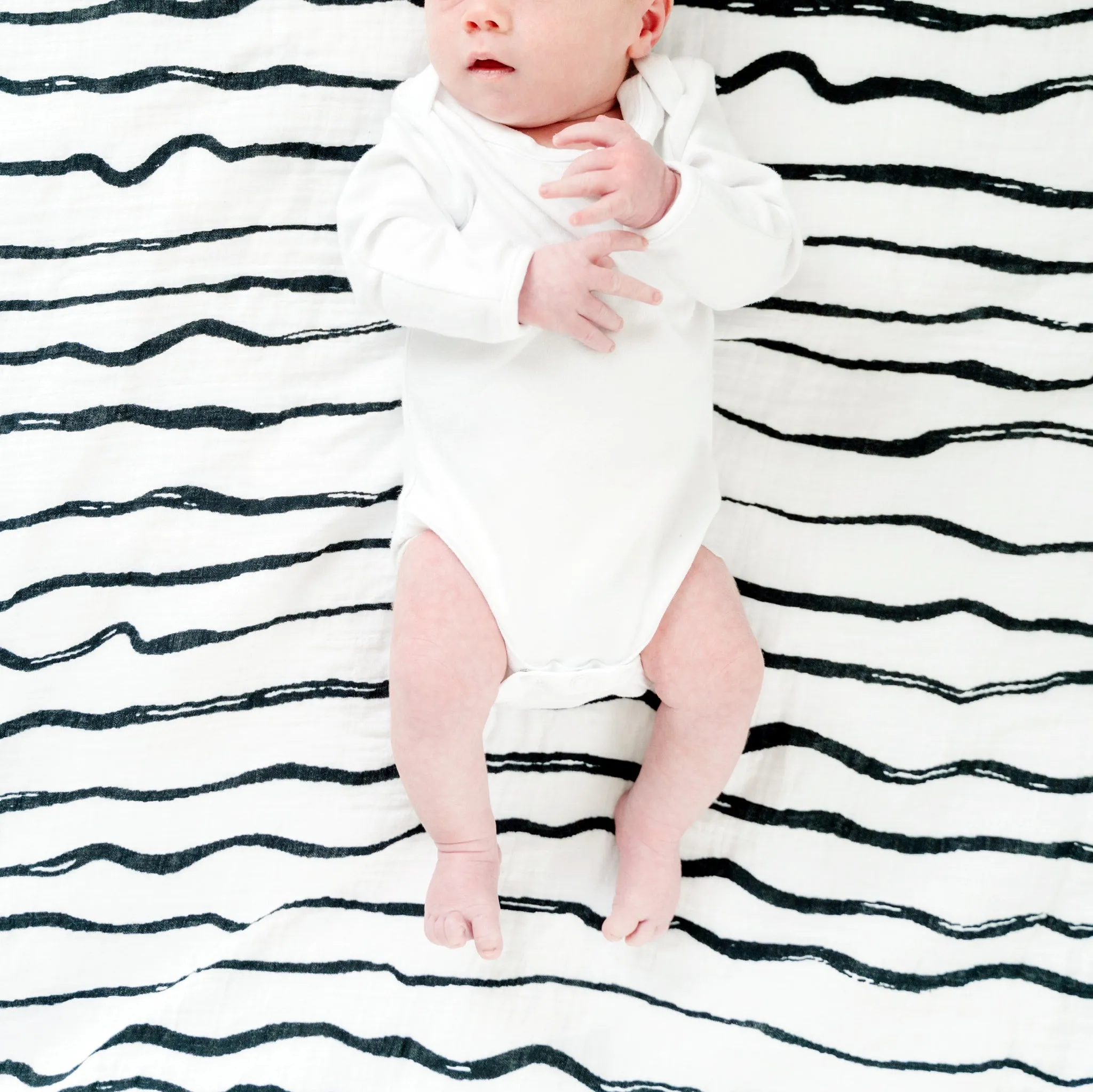 Organic Cotton Muslin Swaddle Blanket - Wavy Lines