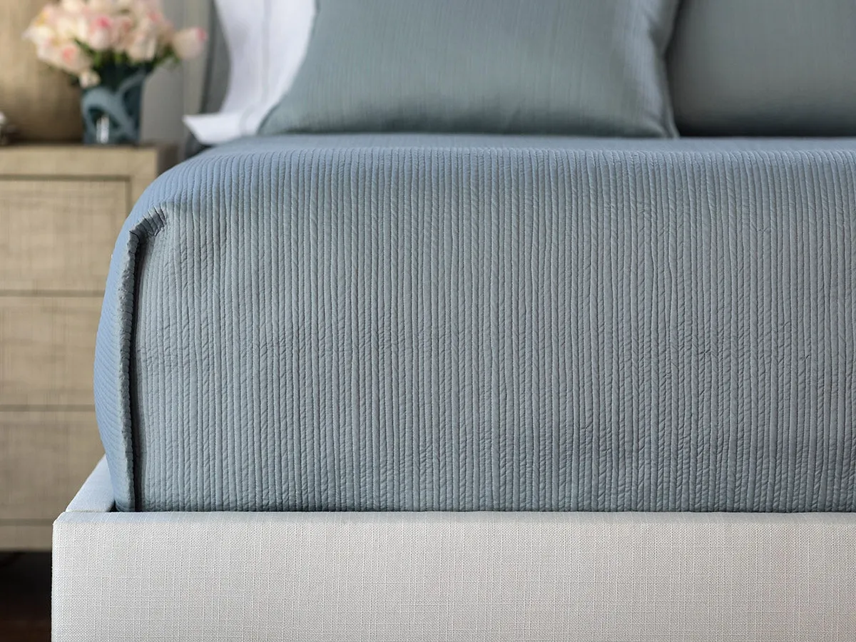 Retro Queen Coverlet Blue S&S 96X98