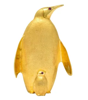 Retro Ruby 18 Karat Yellow Gold Emperor Penguin & Baby Chick Brooch