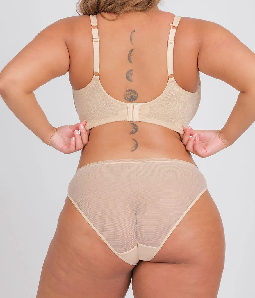 The Smooth Lace Minimizer Bra: Toasted Almond