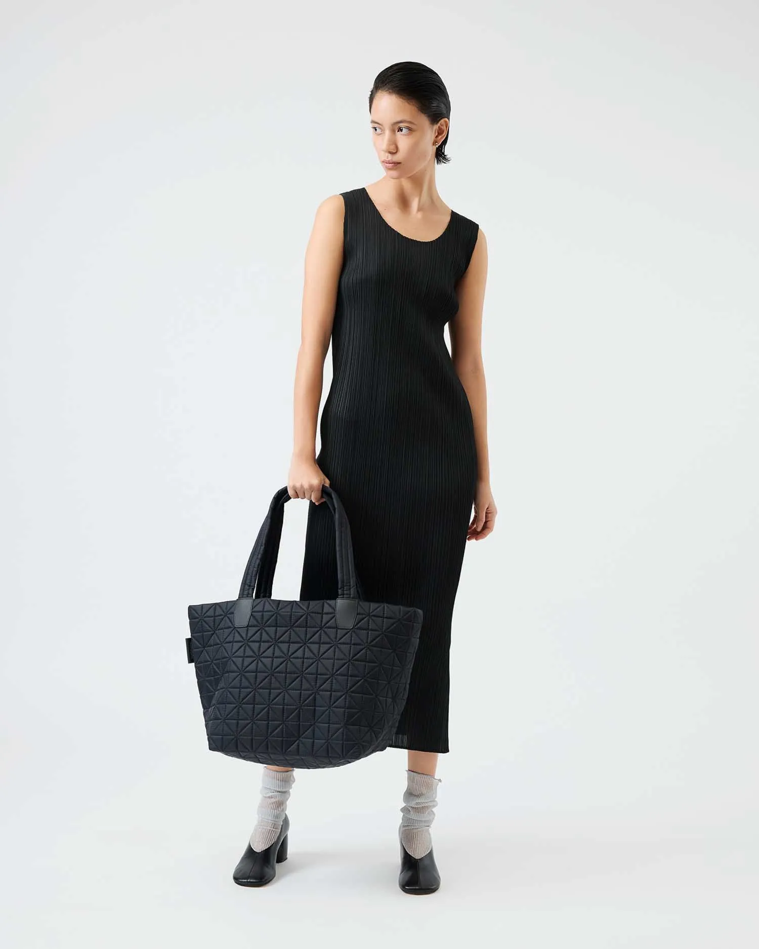 Vee Tote Medium Black