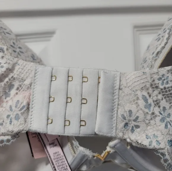 victoria secret bra 44DDD light blue with flower details NWT
